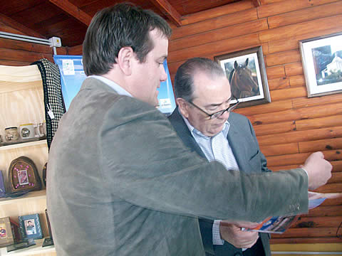 FOTO: Jorge inauguró una nueva oficina de turismo en La Adela