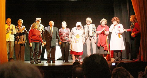 El grupo de Teatro “Brisas de Plata” llenó el Auditorio del CMC