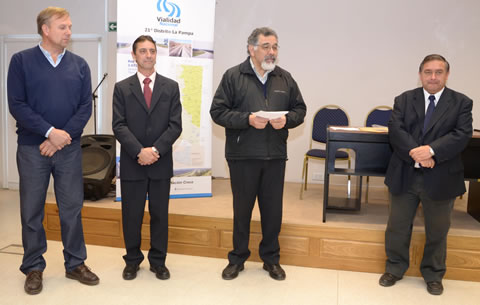 FOTO: Entregaron Certificados del Curso de Manejo de Retroexcavadora