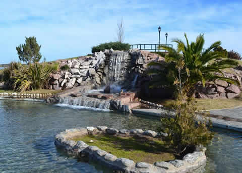 Trabajos de recuperacion de cascada y fuentes en el Parque Don Tomás